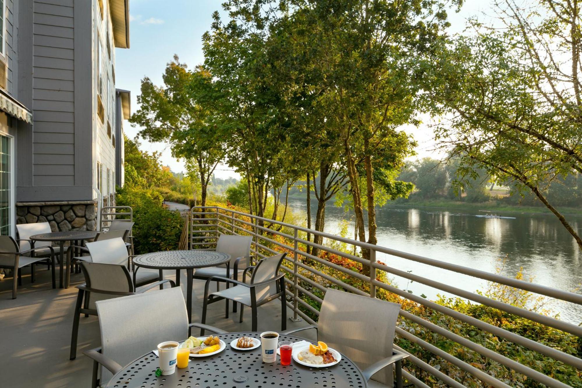 Holiday Inn Express Corvallis-On The River By Ihg Εξωτερικό φωτογραφία
